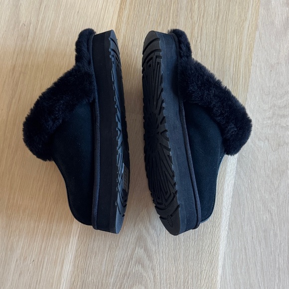 UGG Black Suede Slippers with Plush Lining - Picture 2 of 6